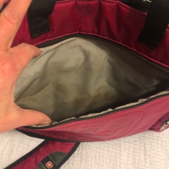 SwissGear Red and Black laptop bag Nylon Fabric and Multiple Compartments - Picture 6 of 10